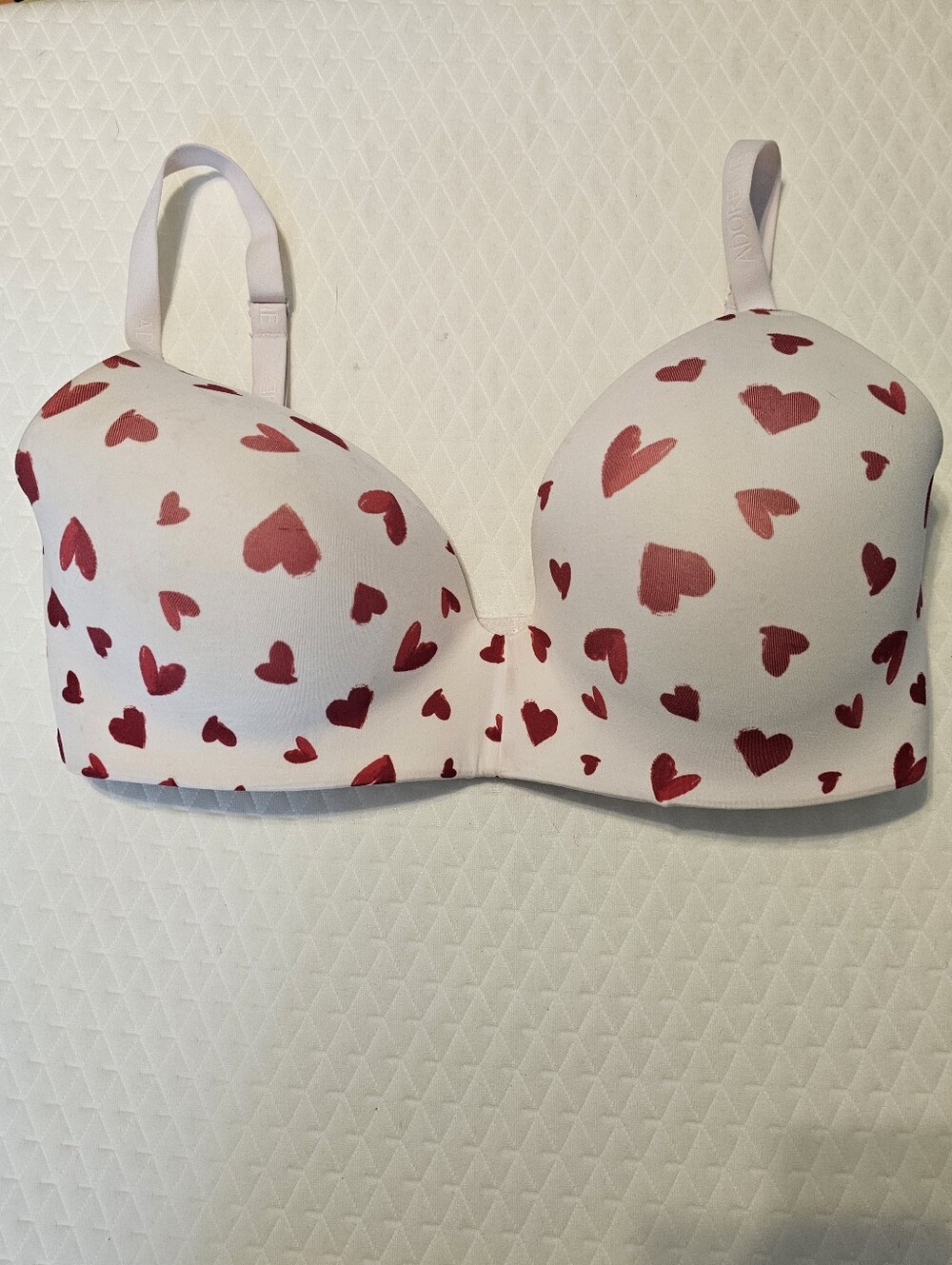 Adore Me White Red Heart Print Contour Wireless T-Shirt Bra 36DDD BR-13888-AU